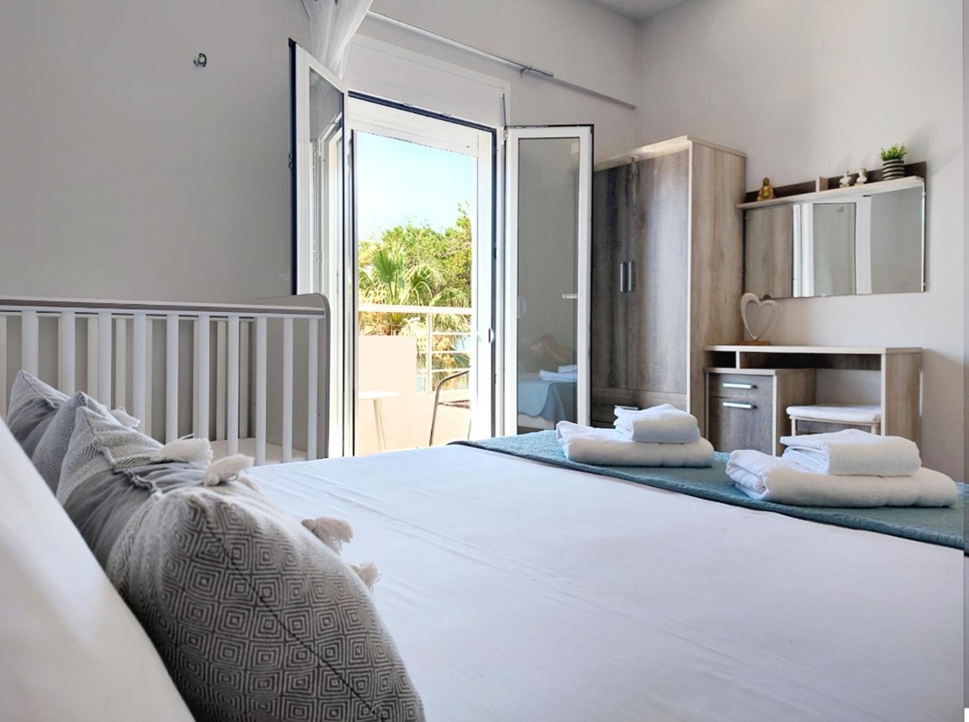 Holiday House Heraklion Deluxe Экстерьер фото