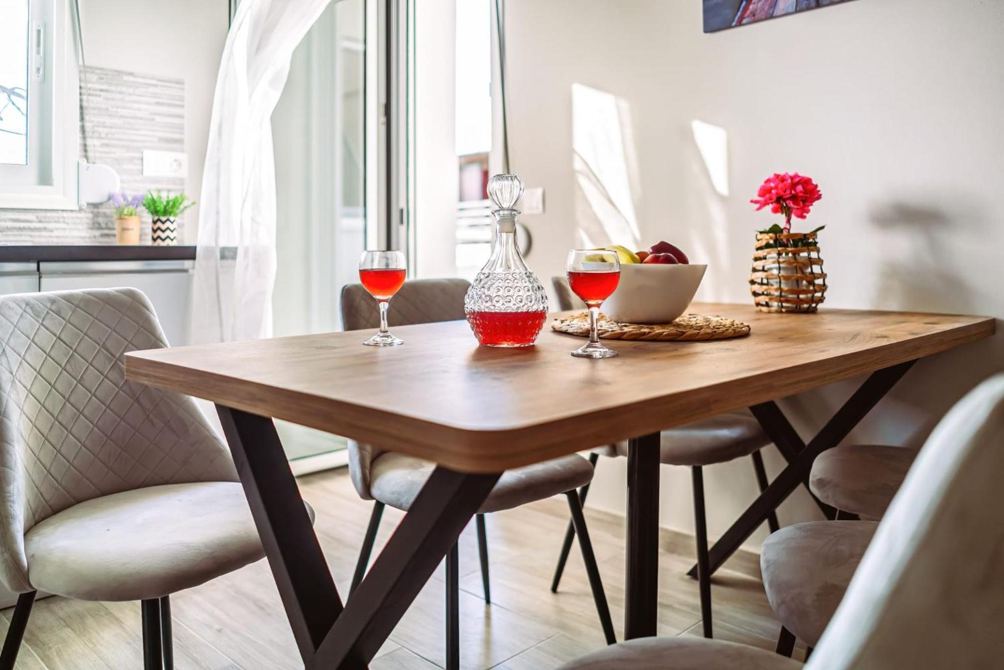 Holiday House Heraklion Deluxe Экстерьер фото